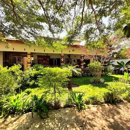 Casa Hotel Sinkiling Gambia Серекунда Екстер'єр фото