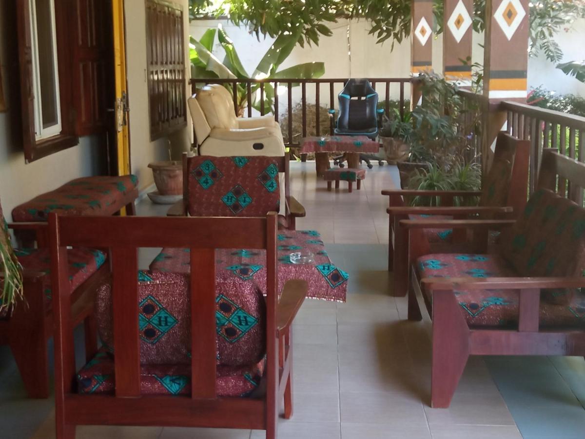 Casa Hotel Sinkiling Gambia Серекунда Екстер'єр фото