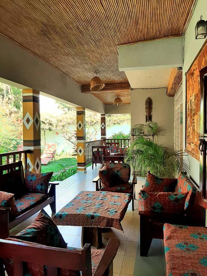 Casa Hotel Sinkiling Gambia Серекунда Екстер'єр фото