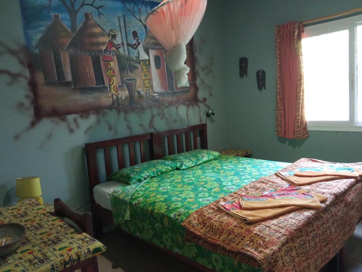 Casa Hotel Sinkiling Gambia Серекунда Екстер'єр фото