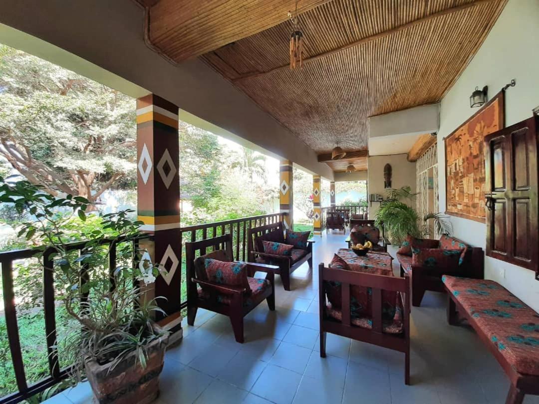 Casa Hotel Sinkiling Gambia Серекунда Екстер'єр фото