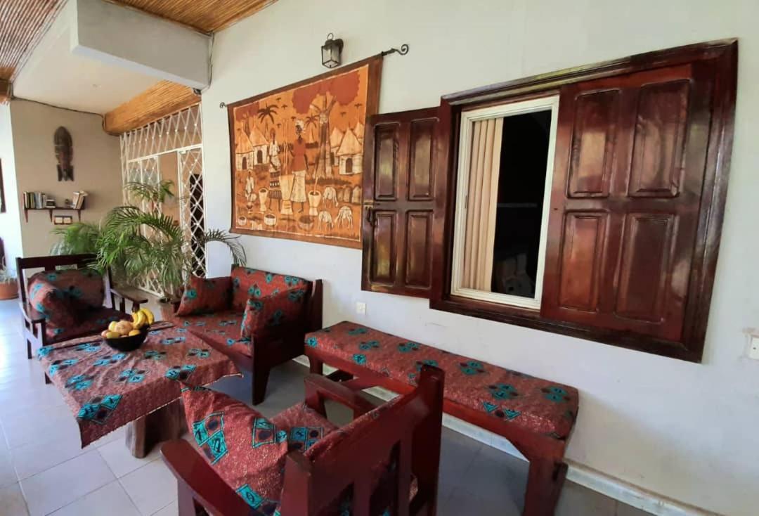 Casa Hotel Sinkiling Gambia Серекунда Екстер'єр фото