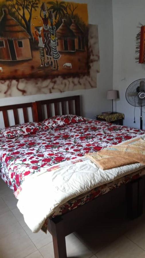 Casa Hotel Sinkiling Gambia Серекунда Екстер'єр фото