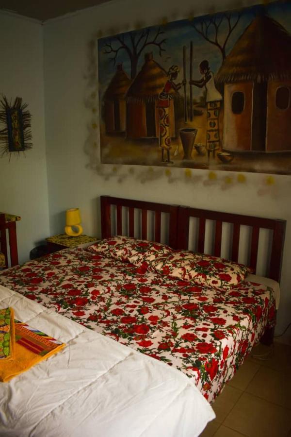 Casa Hotel Sinkiling Gambia Серекунда Екстер'єр фото