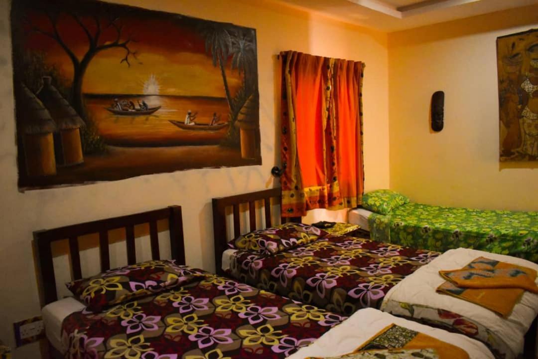Casa Hotel Sinkiling Gambia Серекунда Екстер'єр фото