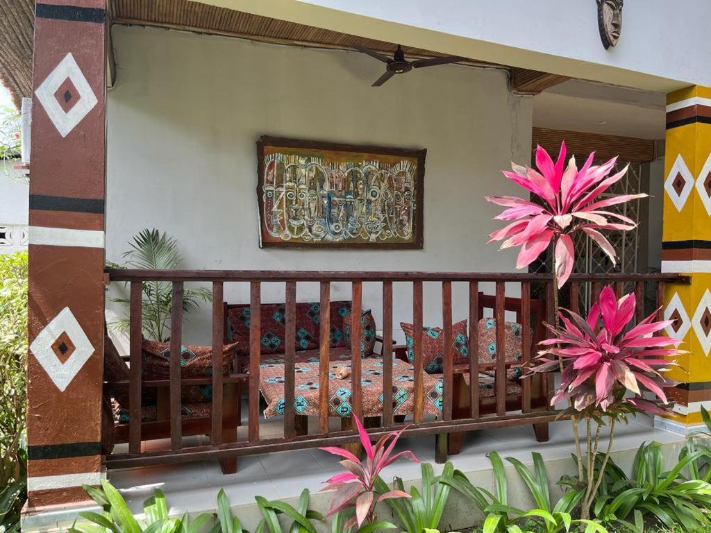 Casa Hotel Sinkiling Gambia Серекунда Екстер'єр фото