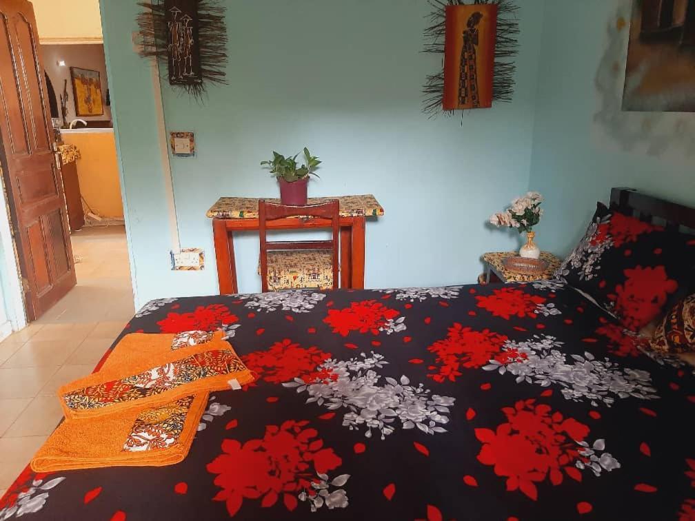 Casa Hotel Sinkiling Gambia Серекунда Екстер'єр фото