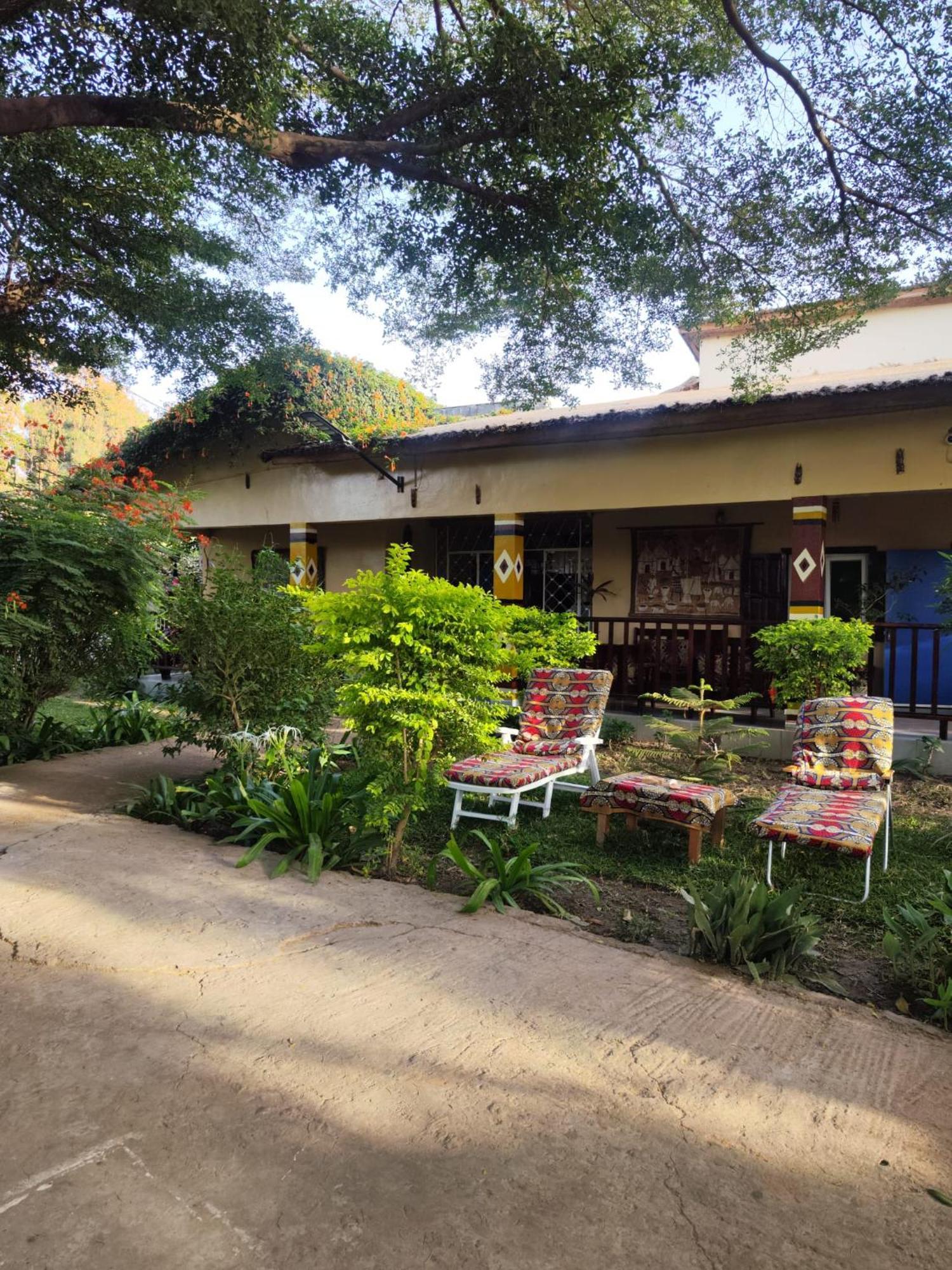 Casa Hotel Sinkiling Gambia Серекунда Екстер'єр фото